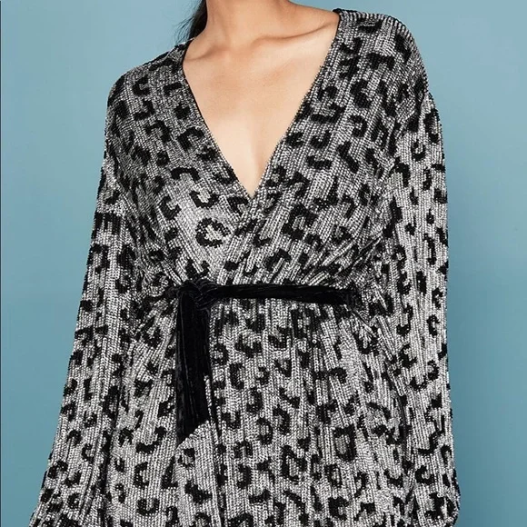 🐆 NWT Retrofête Gabrielle Sequin Mini Dress - Black/Silver Leopard (Size S) - Picture 3 of 3
